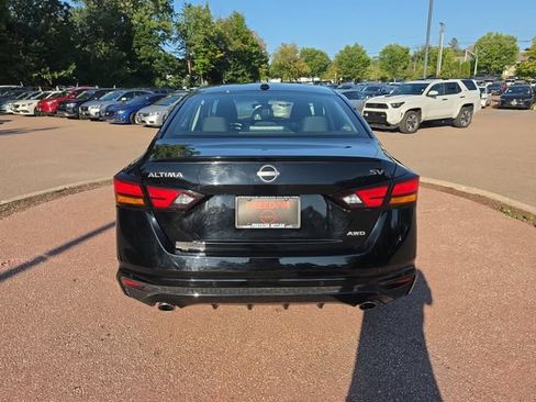 Used 2024 Nissan Altima 2.5 SV w/ SV Premium Package AWD/4WD image 4