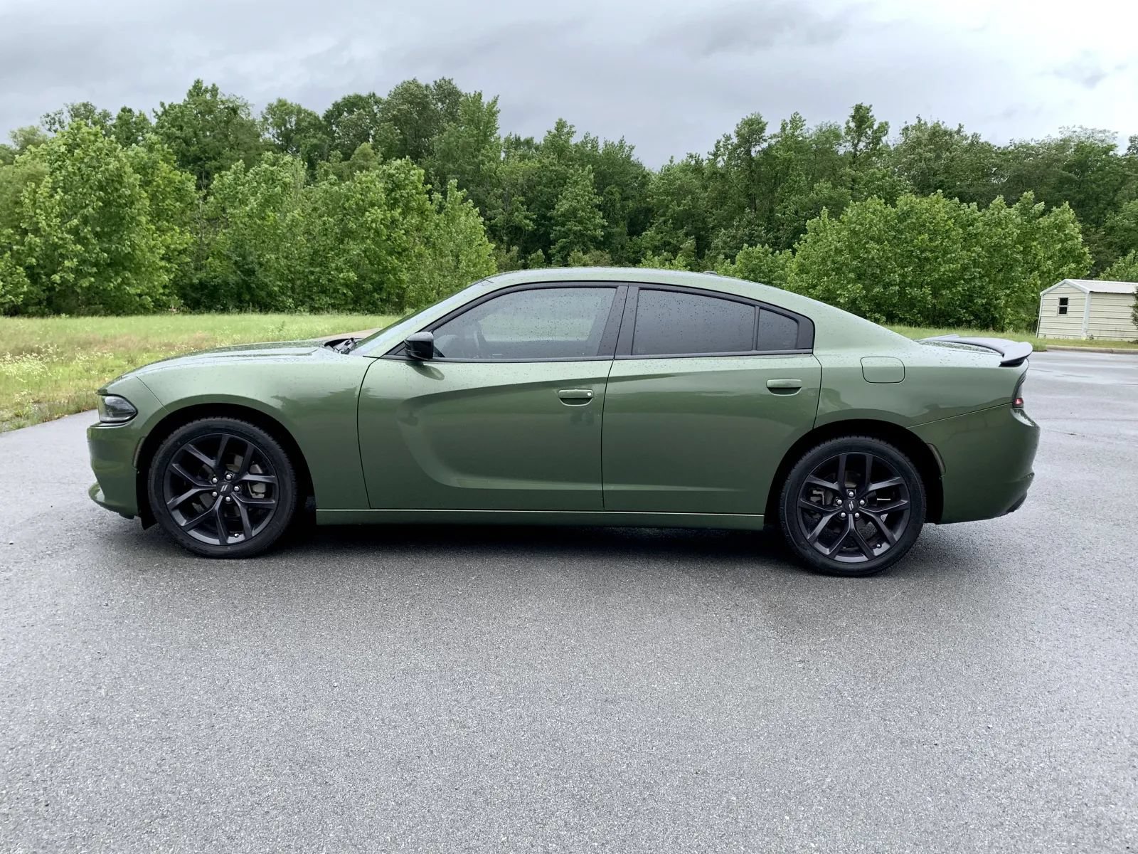 Used 2022 Dodge Charger SXT w/ Blacktop Package RWD image 4