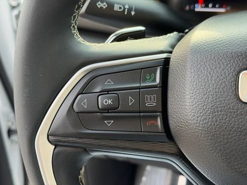 Used 2023 Jeep Grand Cherokee L Laredo image 12