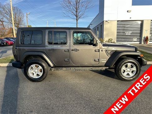 Certified 2019 Jeep Wrangler Unlimited Sport S image 9