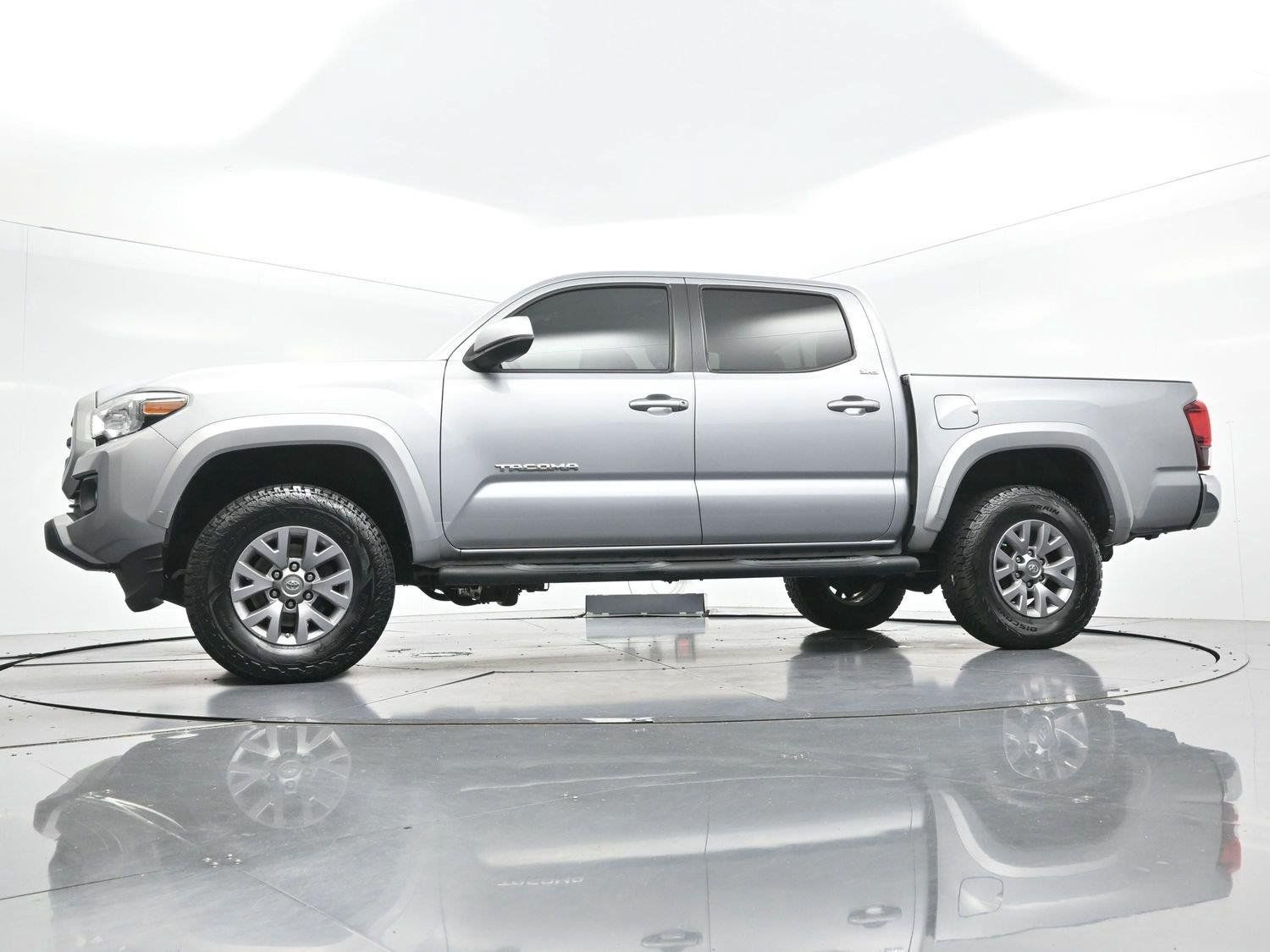 Used 2019 Toyota Tacoma SR5 AWD/4WD image 40