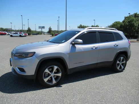 Used 2020 Jeep Cherokee Limited AWD/4WD image 4