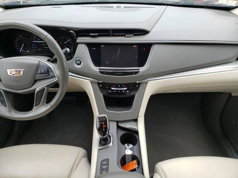 Used 2018 Cadillac XT5 Luxury w/ Driver Awareness Package AWD/4WD image 16