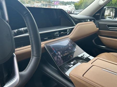 Certified 2025 INFINITI QX80 Luxe image 12