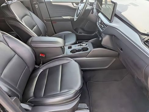 Used 2024 Ford Escape Platinum AWD/4WD image 31