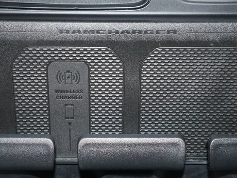 Used 2023 RAM 1500 Laramie AWD/4WD image 3