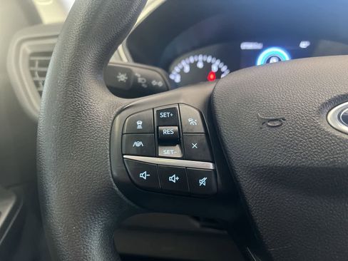 Used 2022 Ford Escape SE w/ SE Sport Appearance Package image 25