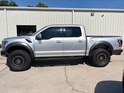 Used 2019 Ford F150 Raptor w/ Equipment Group 802A Luxury AWD/4WD image 2