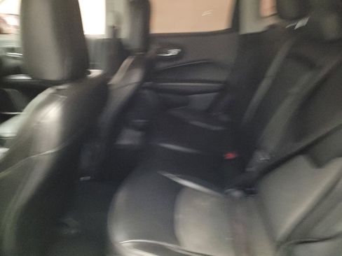 Used 2020 Jeep Compass Latitude FWD image 18
