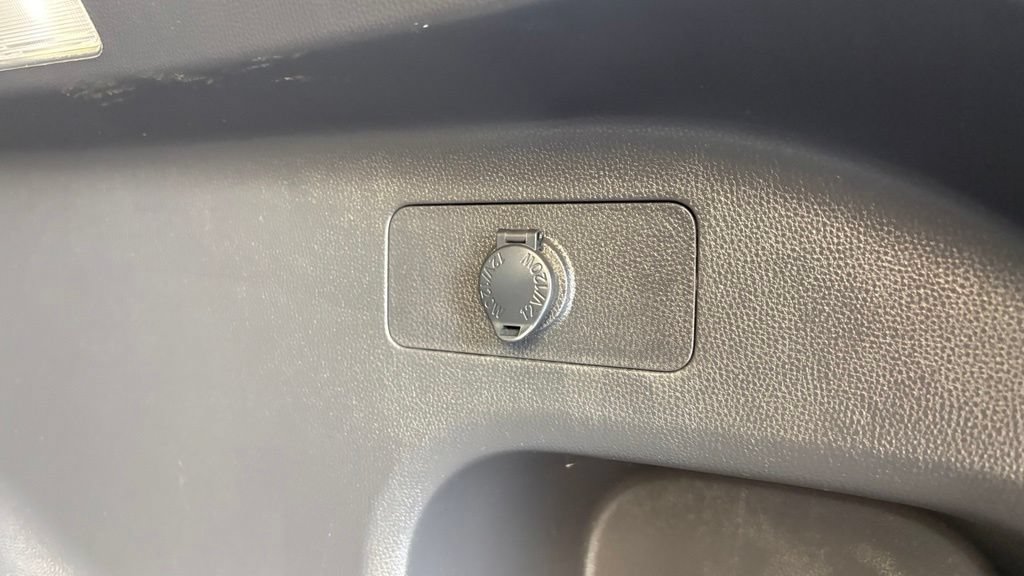 Used 2024 Toyota RAV4 XLE FWD image 5