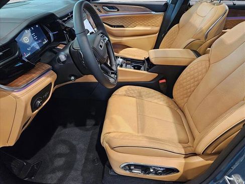 New 2026 Jeep Grand Cherokee L Summit image 4