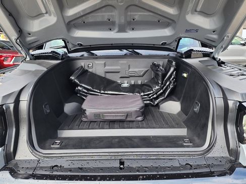 New 2026 GMC Hummer EV 4x4 Crew Cab image 10