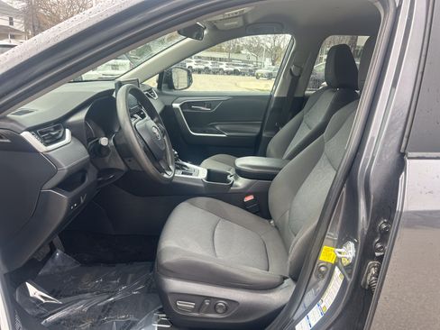 Used 2022 Toyota RAV4 XLE AWD/4WD image 14