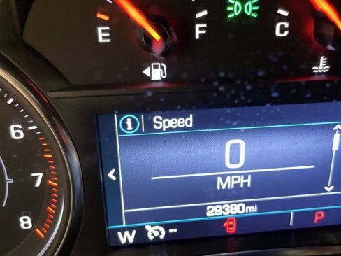 Used 2023 GMC Acadia SLE image 15