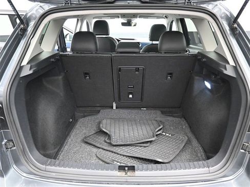 Used 2024 Volkswagen Taos SE image 31