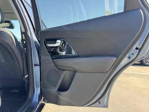 Used 2022 Kia Niro EX FWD image 22