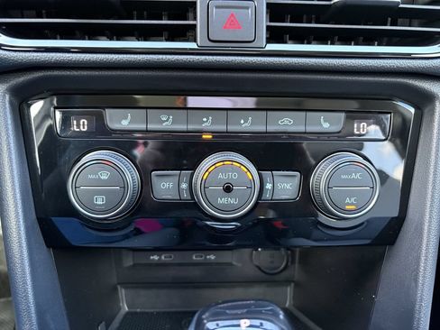 Used 2024 Volkswagen Taos SE FWD image 20