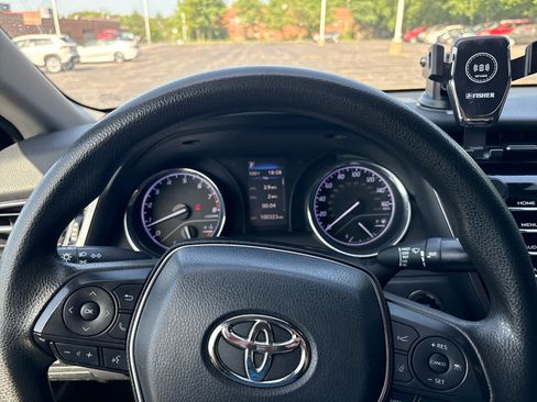 Used 2019 Toyota Camry LE w/ Convenience Package FWD image 10