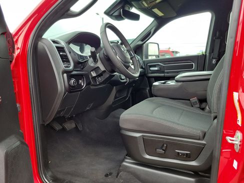 Used 2026 RAM 2500 Big Horn AWD/4WD image 8