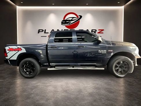 Used 2020 RAM 1500 Express w/ Express Value Package AWD/4WD image 4