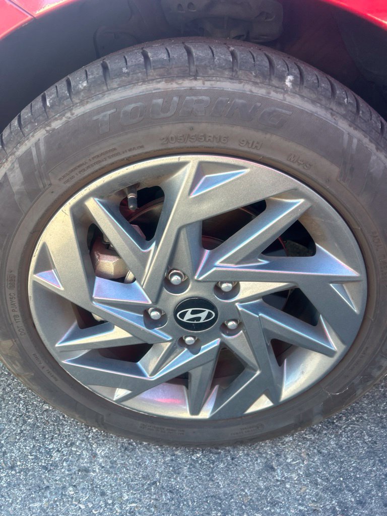 Used 2024 Hyundai Elantra SEL FWD image 3