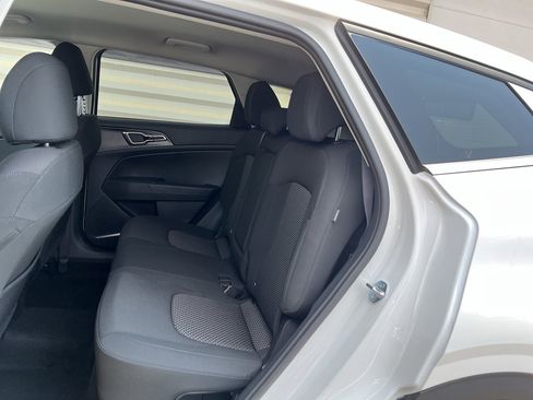 New 2025 Kia Sportage LX image 12