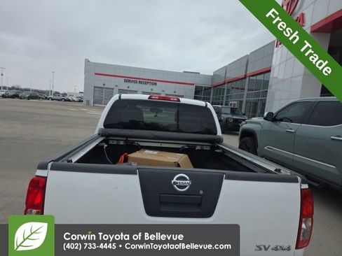 Used 2012 Nissan Frontier SV w/ SV Premium Utility Pkg image 12