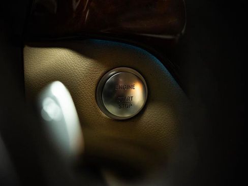 Used 2018 Mercedes-Benz GLS 450 4MATIC image 22