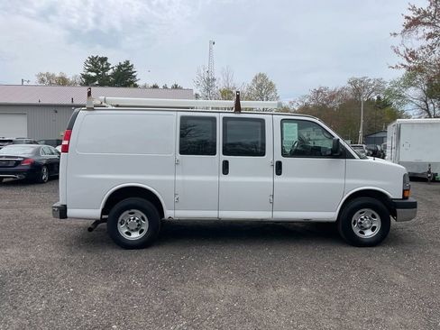 Used 2015 Chevrolet Express 2500 w/ Chrome Appearance Package RWD image 4