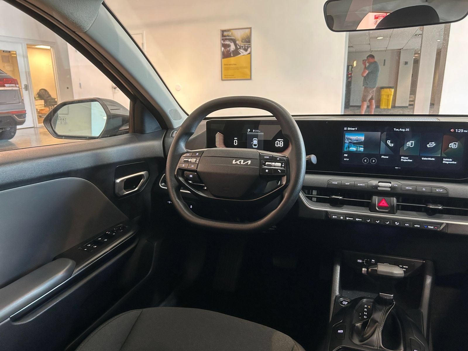 Used 2025 Kia K4 FWD image 32