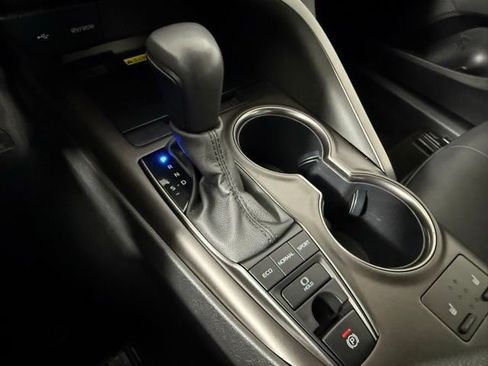 Used 2022 Toyota Camry XSE image 24