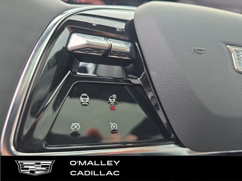 New 2026 Cadillac Lyriq Luxury w/ LPO, Floor Liner Package image 18