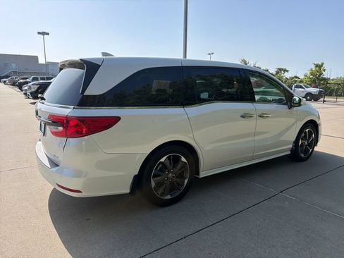 Used 2024 Honda Odyssey Elite image 5