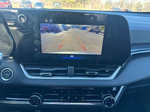 Used 2025 Chevrolet Equinox LT image 15