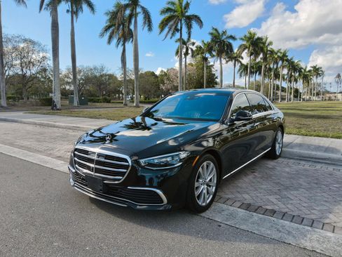 Used 2023 Mercedes-Benz S 500 4MATIC image 2