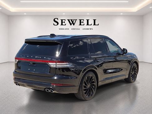 Certified 2025 Lincoln Aviator Reserve w/ Equipment Group 201A AWD/4WD image 4