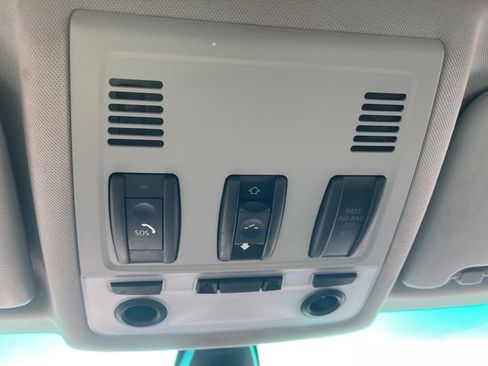 Used 2010 BMW 335i xDrive Sedan image 21