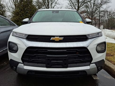 Used 2023 Chevrolet TrailBlazer LT w/ Convenience Package image 2