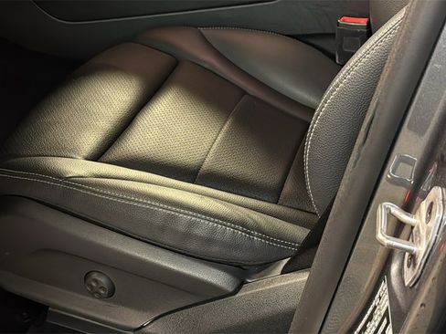 Used 2022 Mercedes-Benz GLC 300 4MATIC image 26