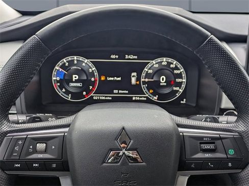 Used 2024 Mitsubishi Outlander SEL image 32