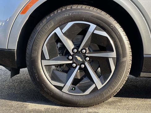 Used 2024 Chevrolet Equinox EV LT image 7