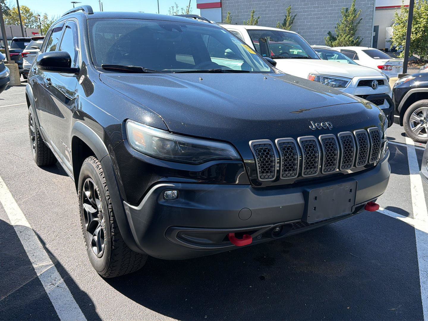 Used 2022 Jeep Cherokee Trailhawk w/ Comfort/Convenience Group AWD/4WD image 1