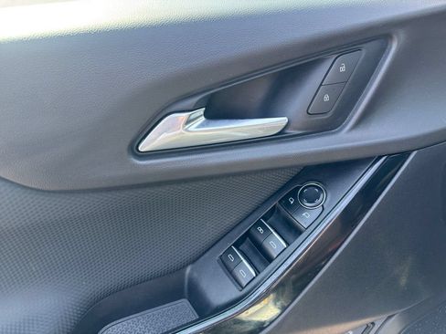 Certified 2025 Chevrolet Equinox RS FWD image 11