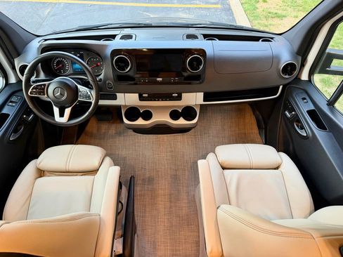 Used 2020 Mercedes-Benz Sprinter 3500 image 26