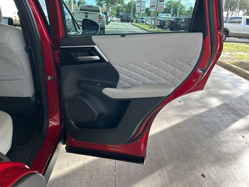 Used 2023 Mitsubishi Outlander SEL image 30