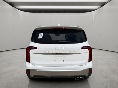 Used 2025 Kia Telluride S image 4