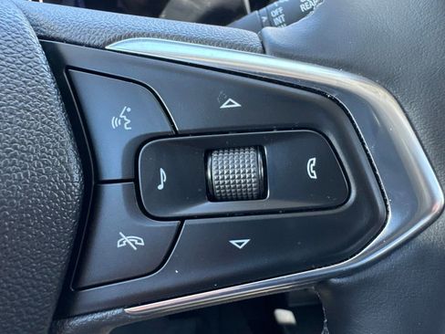 Used 2024 Chevrolet Trax LT w/ LT Convenience Package FWD image 36