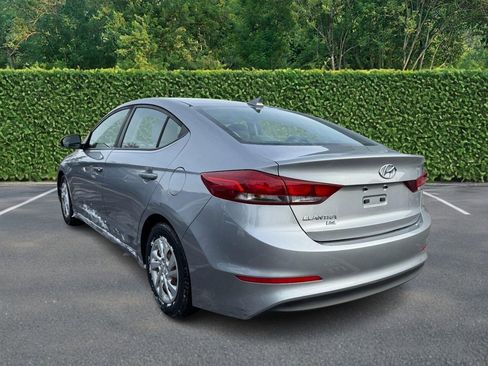 Used 2017 Hyundai Elantra SE image 4