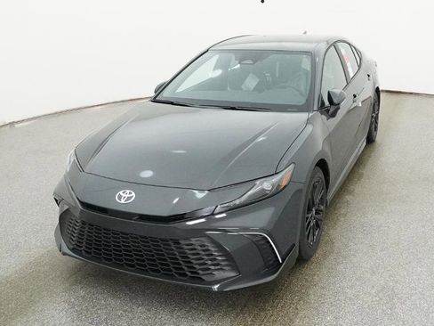 New 2026 Toyota Camry SE FWD image 3
