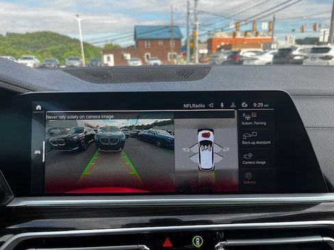 Used 2021 BMW X5 xDrive40i w/ M Sport Package image 18